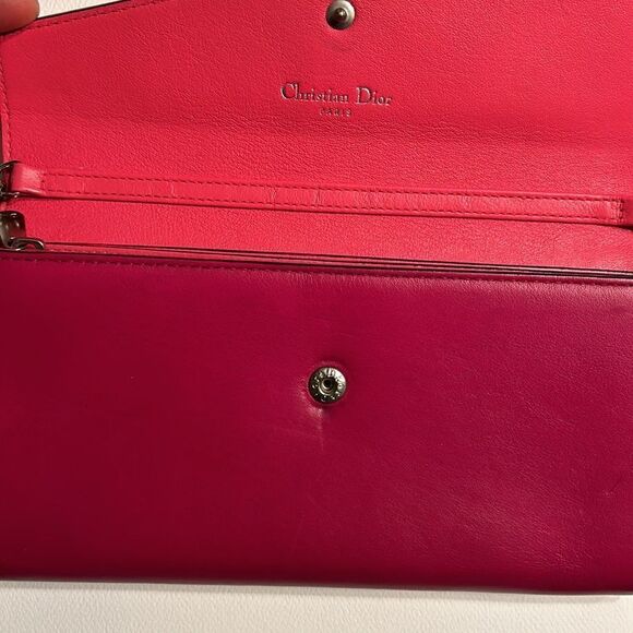 - Authentic Cristian Dior Leather Pink/Coral Wallet on a Chain - Picture 6 of 17